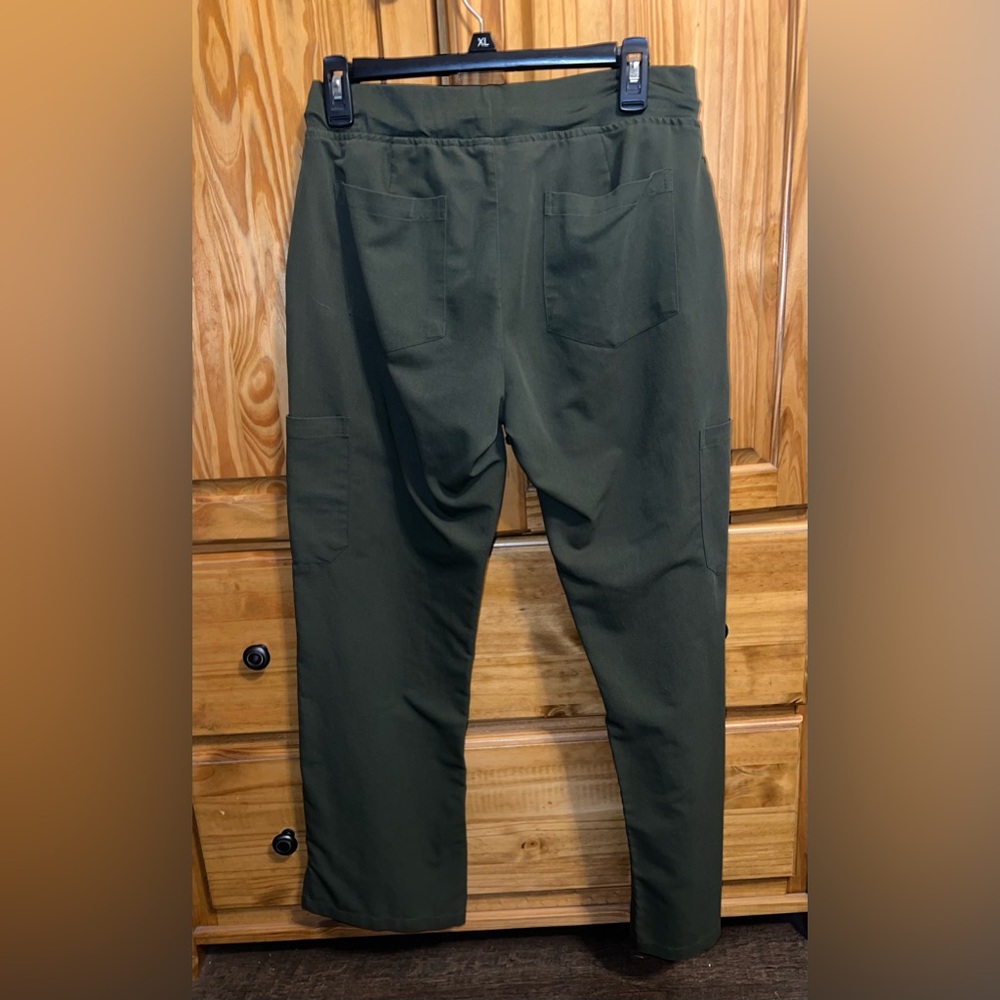 Women’s Olive Mandala Scrub Set